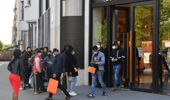 Reduza Custos e Aumente Vendas: Vantagens da FootfallCam para Lojas e Centros Comerciais