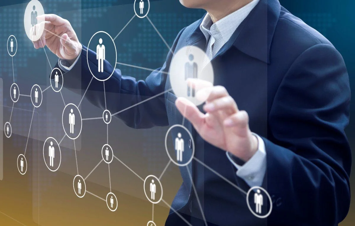 O OrangeHRM, uma solução de software open-source para recursos humanos, surge como uma ferramenta poderosa para centralizar e otimizar a gestão de férias e assiduidade