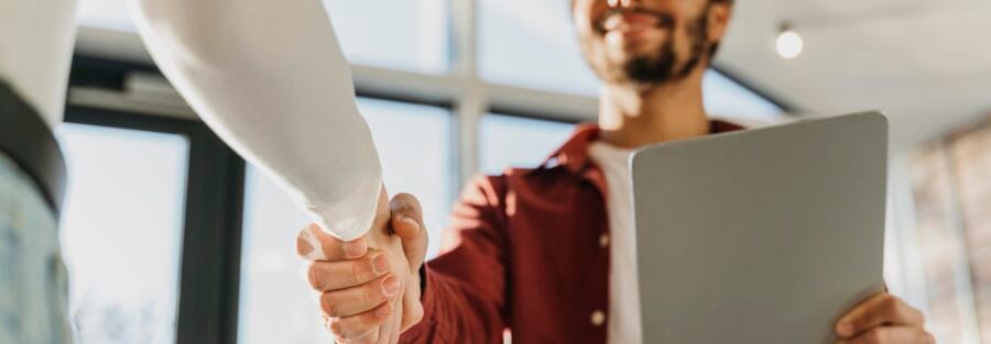 Do onboarding à retenção: o papel dos gestores apoiados por tecnologia de RH