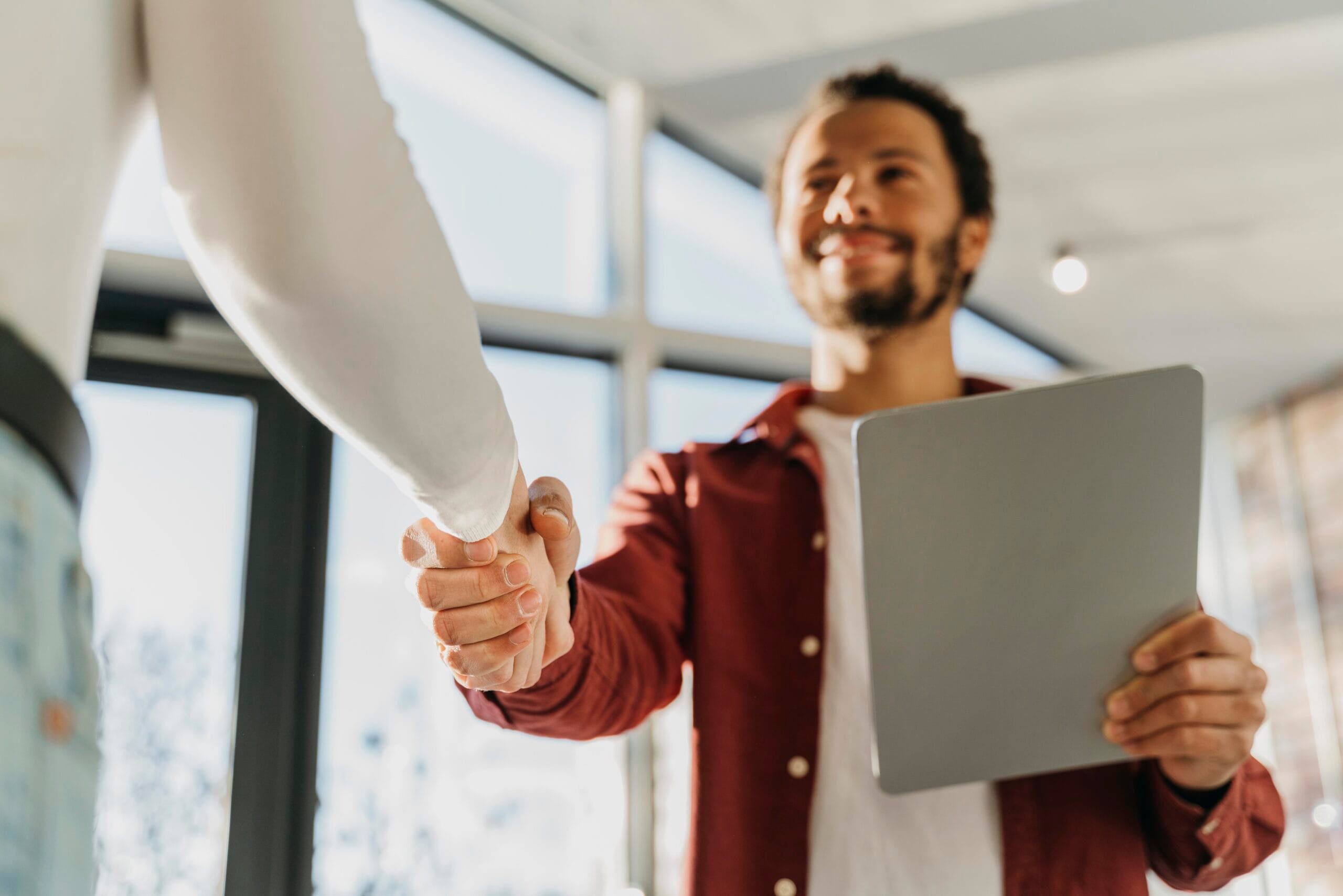 Do onboarding à retenção: o papel dos gestores apoiados por tecnologia de RH